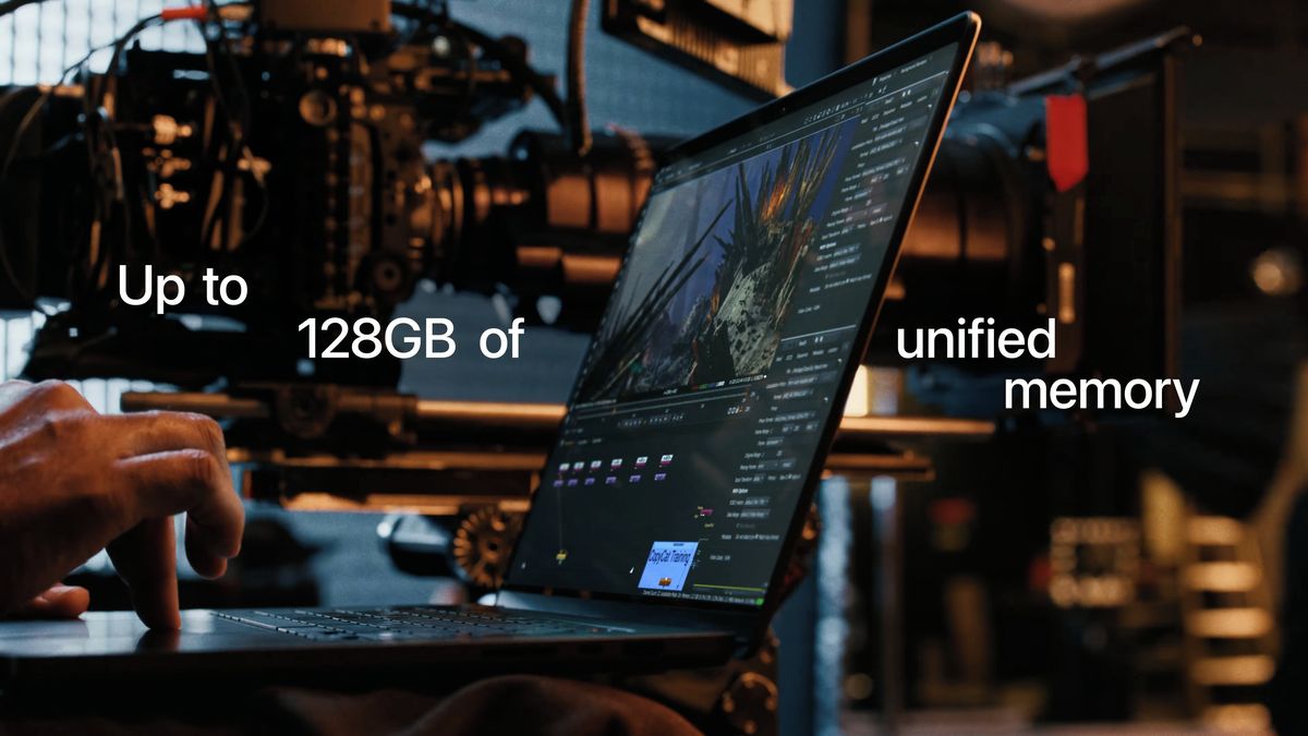 MacBook Pro slibuje extrémní výkon, cena se přehoupla přes 100 000 Kč